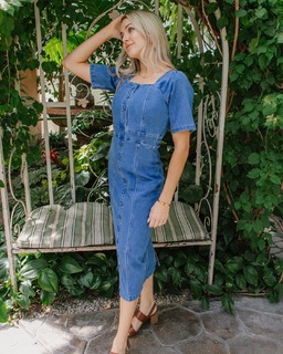Lindsay Arnold feet photo 2