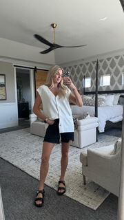 Lindsay Arnold feet photo 17