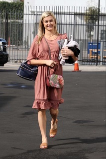 Lindsay Arnold feet photo 3