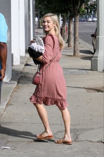 Lindsay Arnold feet photo 1