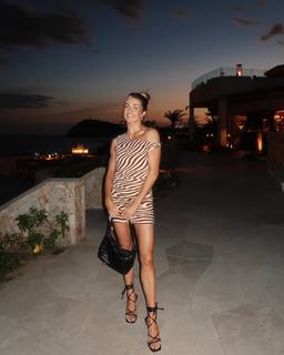Lindsay Arnold feet photo 2