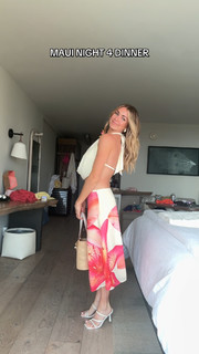 Lindsay Arnold feet photo 6