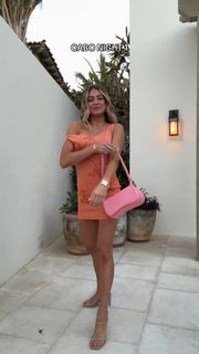 Lindsay Arnold feet photo 9