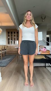 Lindsay Arnold feet photo 12