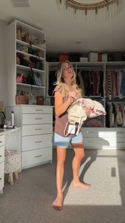 Lindsay Arnold feet photo 3