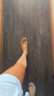 Lindsay Arnold feet photo 19