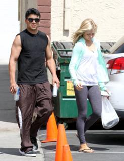Lindsay Arnold feet photo 15