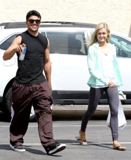 Lindsay Arnold feet photo 13