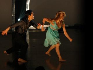 Lindsay Arnold feet photo 11