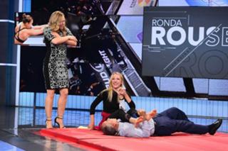 Lindsay Czarniak feet photo thumbnail