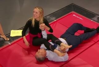 Lindsay Czarniak feet photo thumbnail