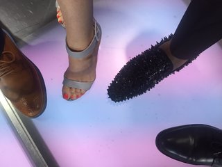 Lindsay Czarniak feet photo thumbnail