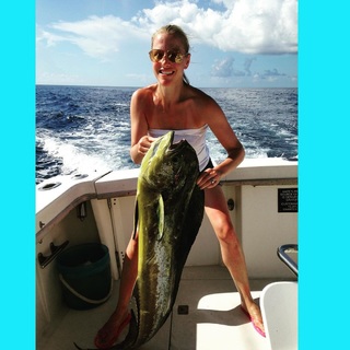 Lindsay Czarniak feet photo thumbnail