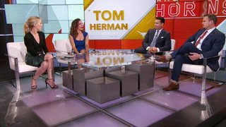 Lindsay Czarniak feet photo thumbnail