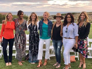 Lindsay Czarniak feet photo thumbnail