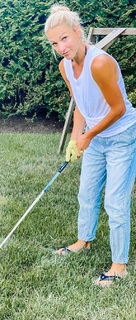 Lindsay Czarniak feet photo thumbnail