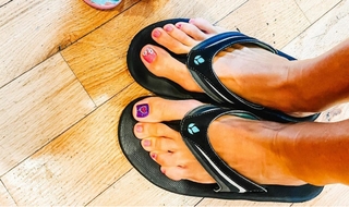 Lindsay Czarniak feet photo thumbnail