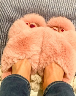 Lindsay Czarniak feet photo thumbnail