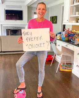 Lindsay Czarniak feet photo thumbnail