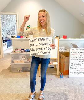 Lindsay Czarniak feet photo thumbnail