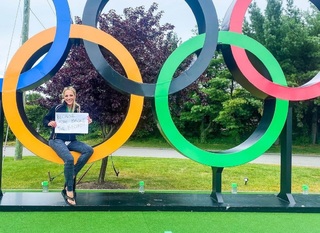 Lindsay Czarniak feet photo thumbnail