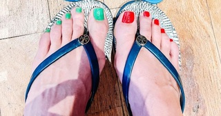 Lindsay Czarniak feet photo thumbnail