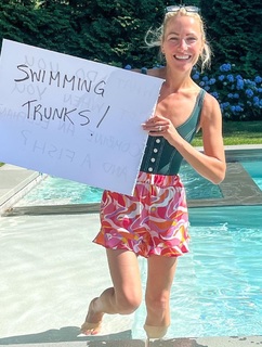 Lindsay Czarniak feet photo thumbnail