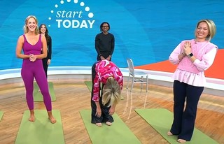 Lindsay Czarniak feet photo thumbnail