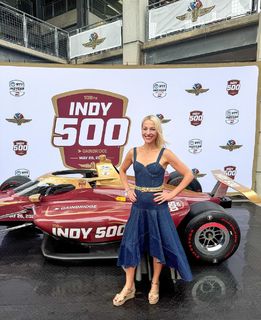 Lindsay Czarniak feet photo thumbnail