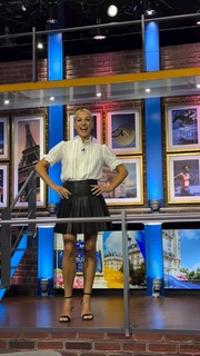 Lindsay Czarniak feet photo thumbnail