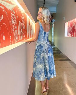 Lindsay Czarniak feet photo thumbnail