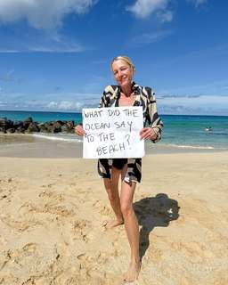 Lindsay Czarniak feet photo thumbnail