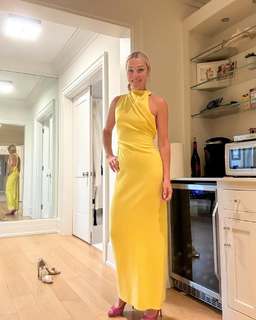 Lindsay Czarniak feet photo thumbnail