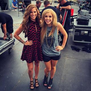 Lindsay Ell feet photo 3