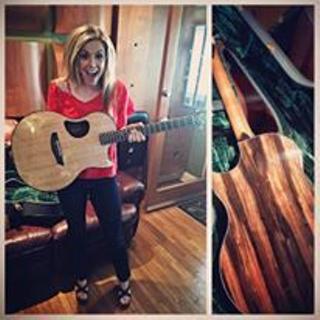 Lindsay Ell feet photo 12