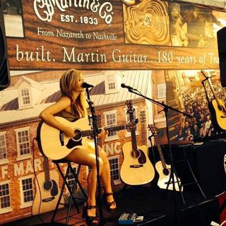 Lindsay Ell feet photo 5