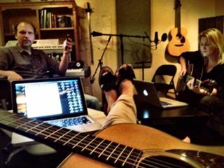 Lindsay Ell feet photo 19