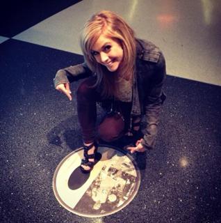 Lindsay Ell feet photo 18