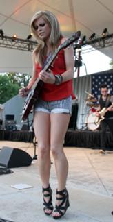 Lindsay Ell feet photo 8