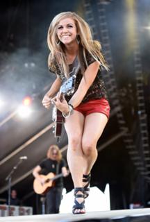Lindsay Ell feet photo 3