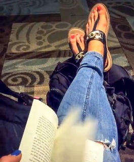 Lindsay Ell feet photo 7