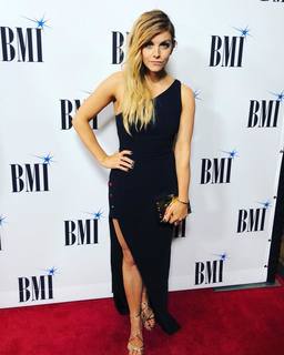 Lindsay Ell feet photo 6