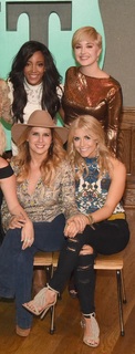 Lindsay Ell feet photo 5
