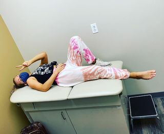 Lindsay Ell feet photo 10