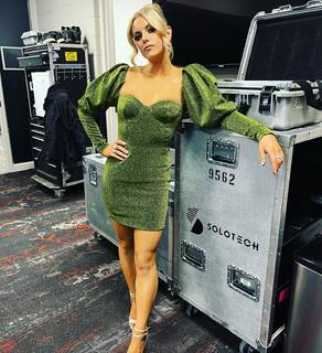 Lindsay Ell feet photo 9