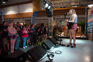 Lindsay Ell feet photo 13