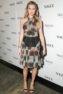 Lindsay Ellingson feet photo thumbnail