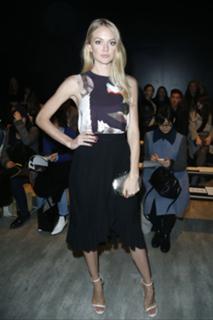 Lindsay Ellingson feet photo thumbnail