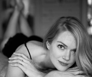 Lindsay Ellingson feet photo thumbnail