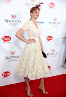 Lindsay Ellingson feet photo thumbnail